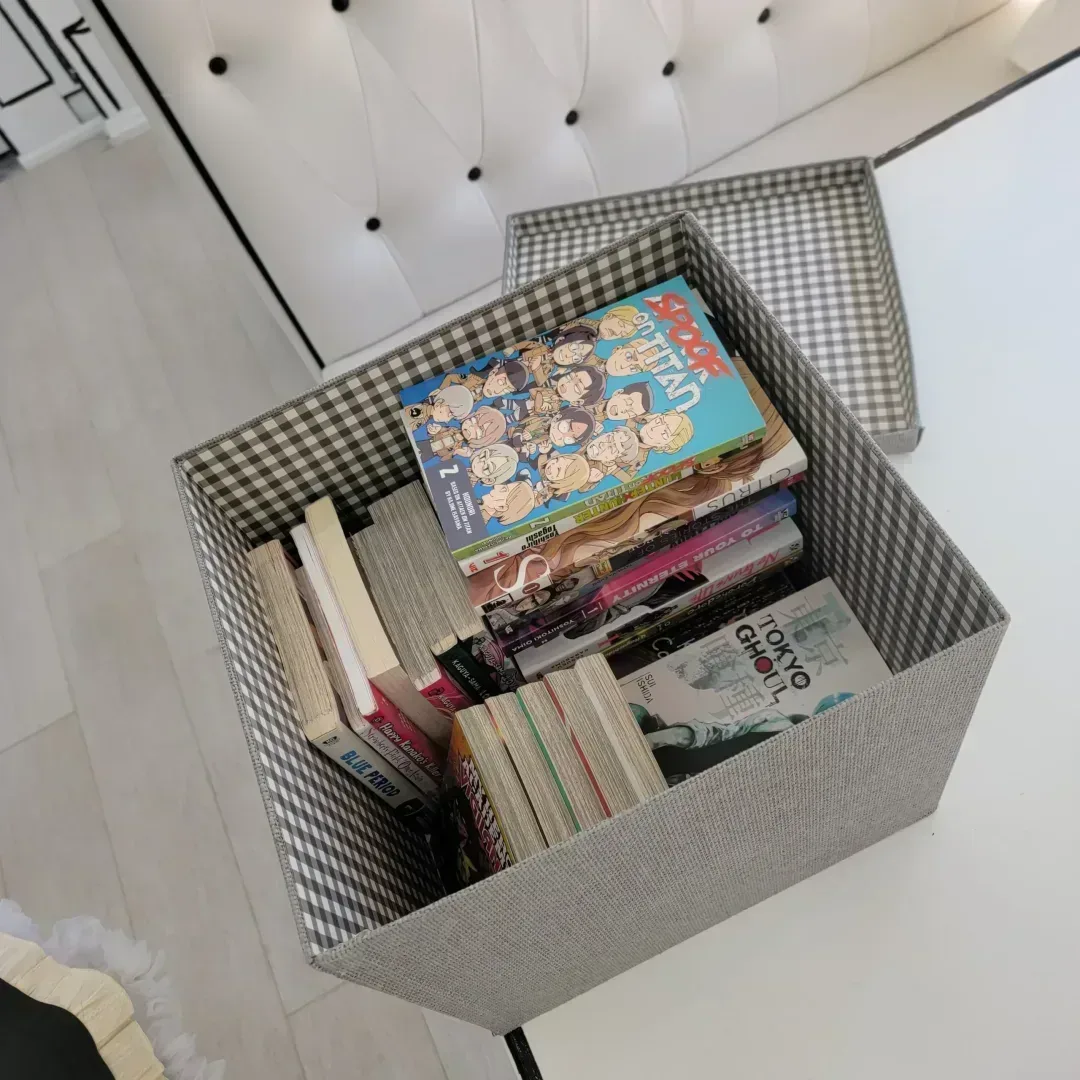 We added a bunch of new Manga books to our maid cafe! 📝✨